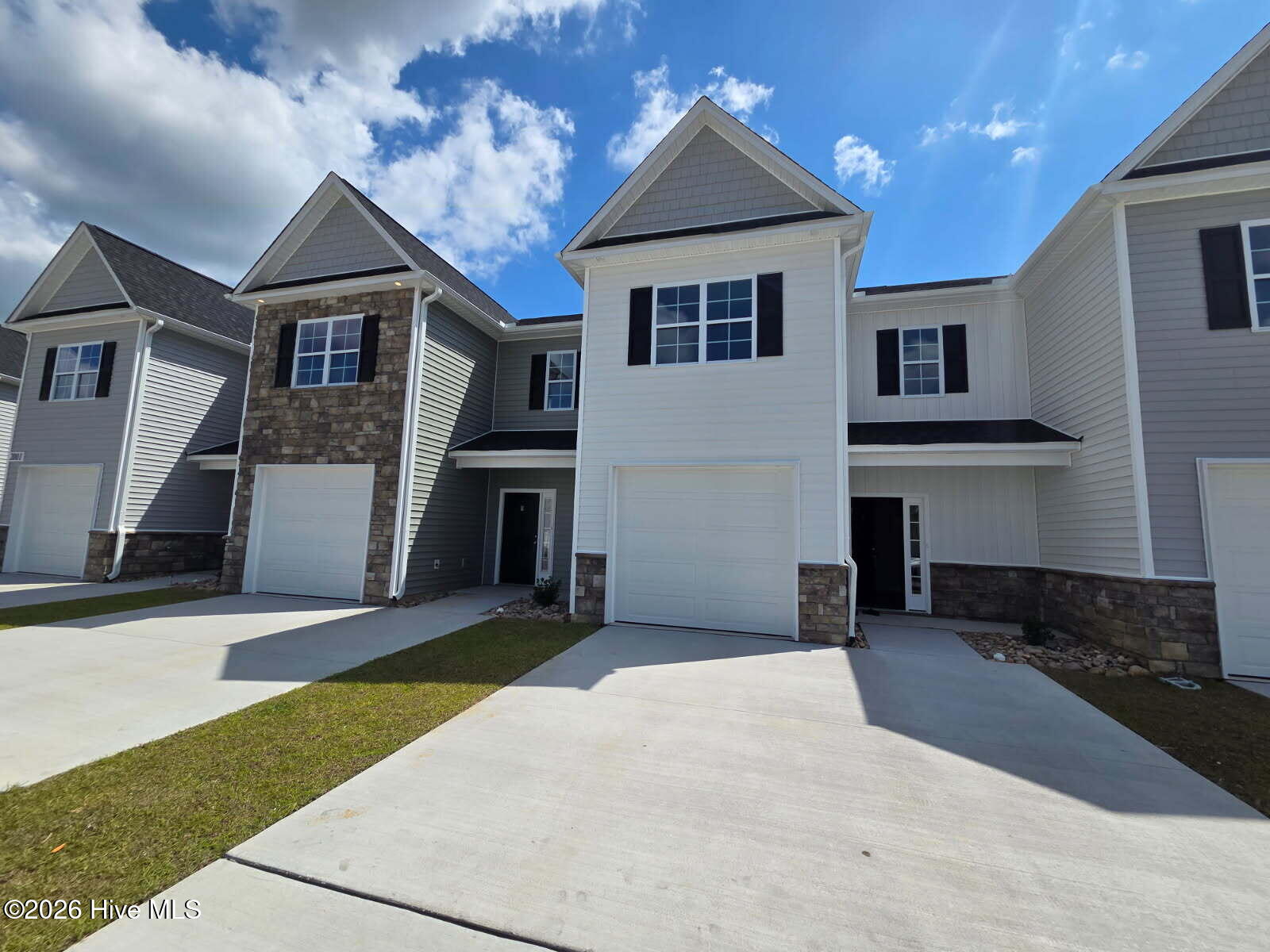 2001 Newbury Way B, Greenville, NC 27834 — photo 2