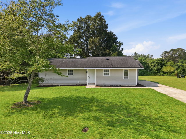 636 Hill Road Circle, Ayden, NC 28513