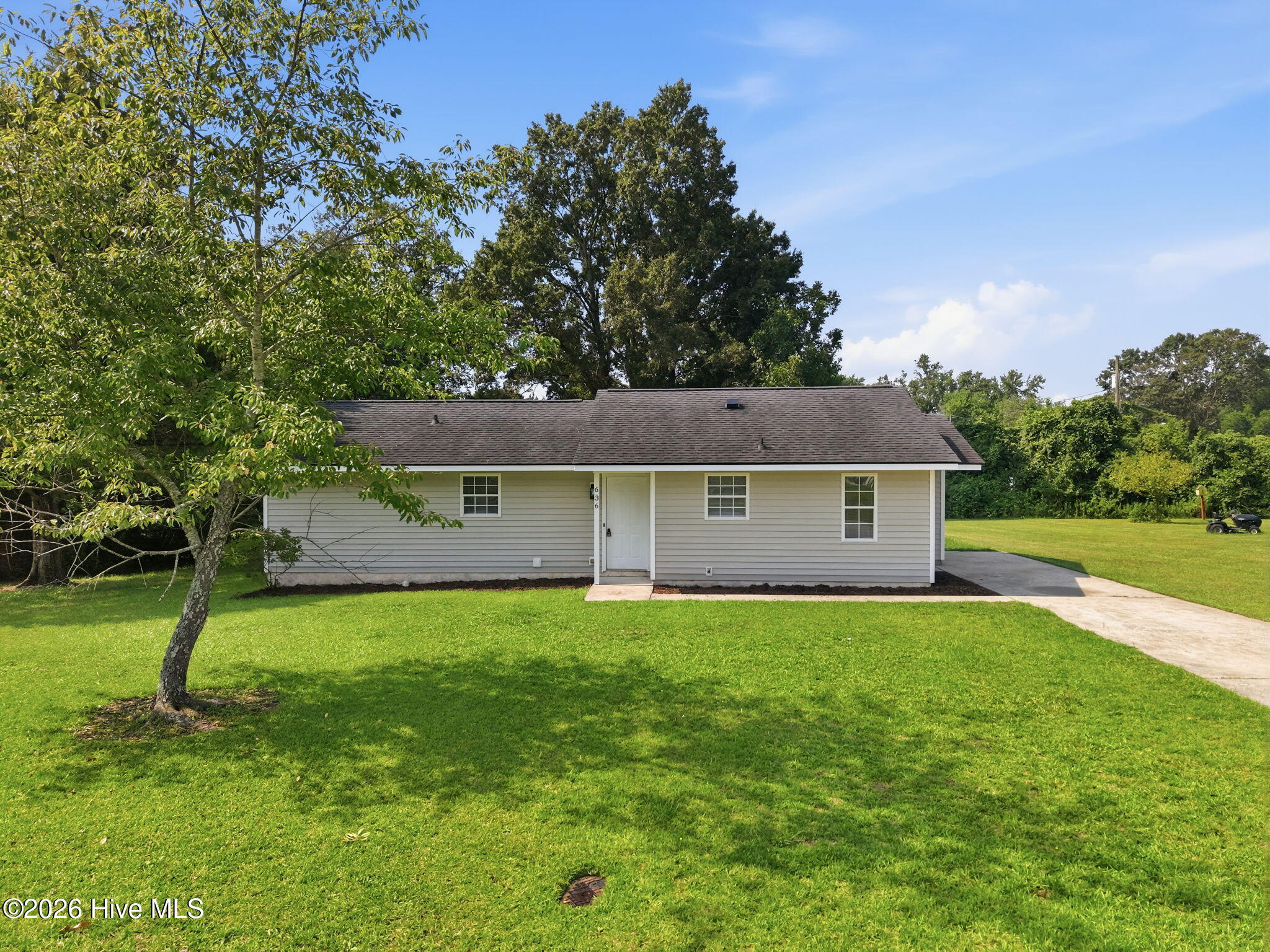 636 Hill Road Circle, Ayden, NC 28513 — main photo