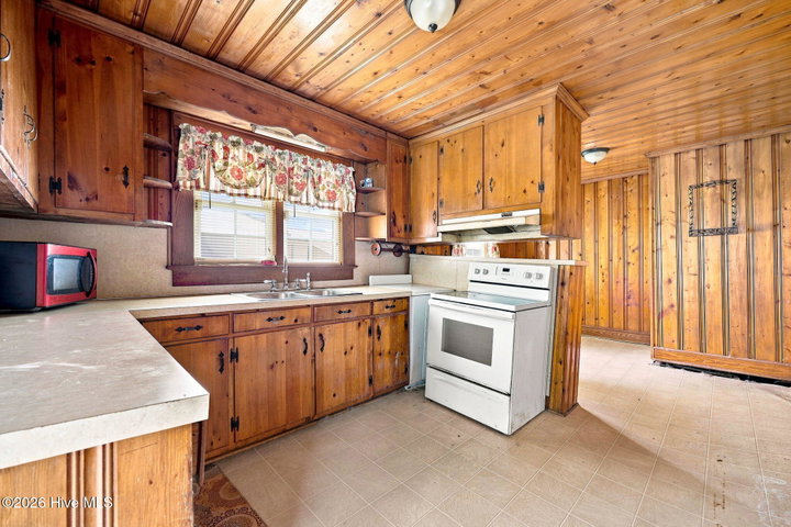 203 Fairview Street, Williamston, NC 27892 — photo 6