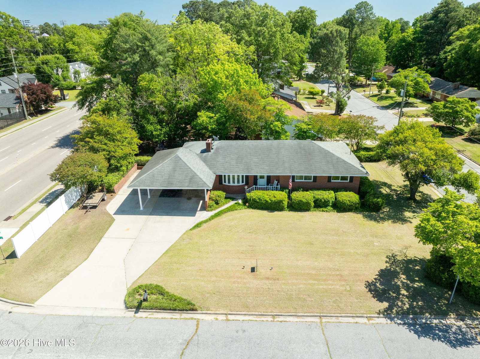 100 E Berkshire Road, Greenville, NC 27858 — photo 3