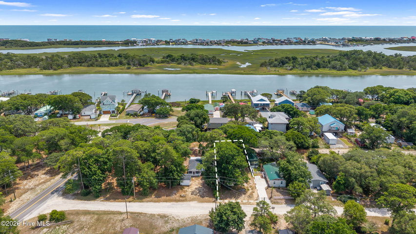 466 112&120 Pineview Drive SE image