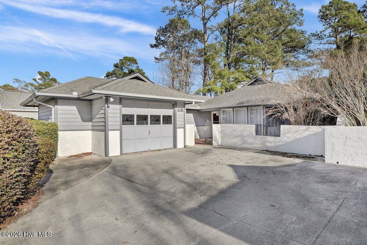 108 Bay Tree Circle image