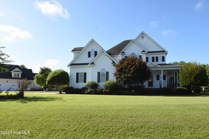 1129 Scarlet Oak Drive, Greenville, NC 27858