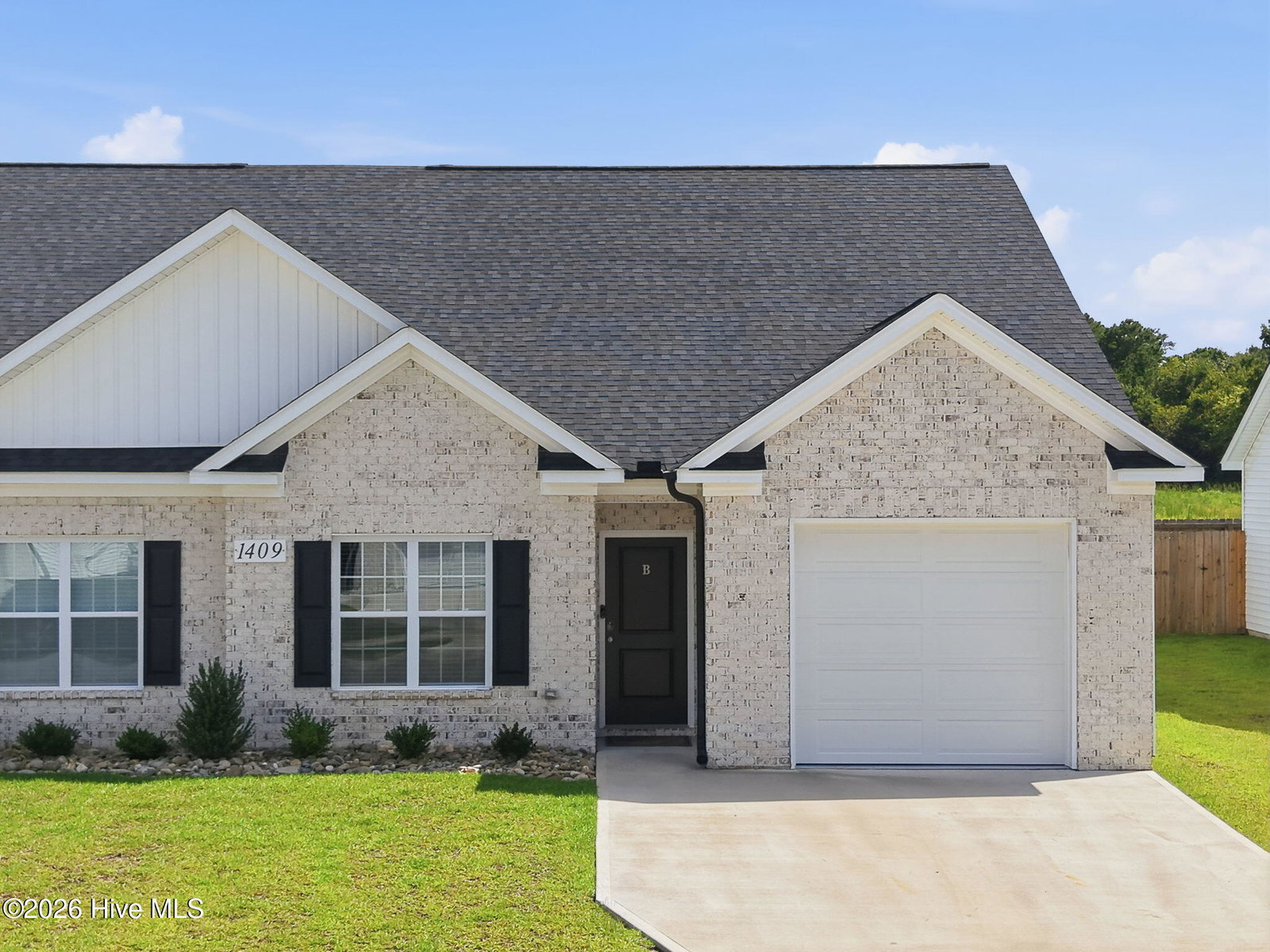 1409 B Dorset Drive, Greenville, NC 27834 — photo 2