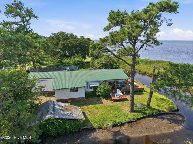 132 Poplar Bay Road, Poplar Branch, NC 27965