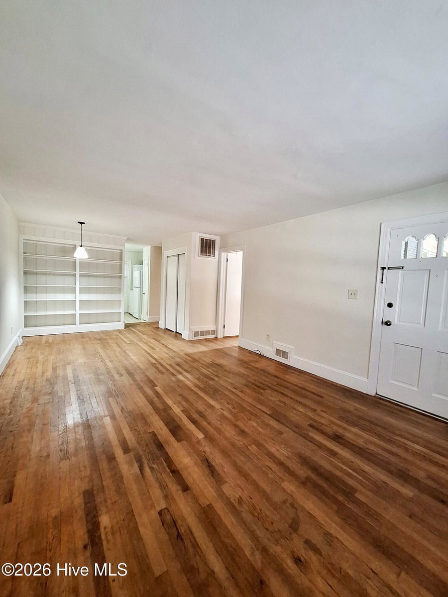 1303 E 1st Street B, Greenville, NC 27858 — photo 3