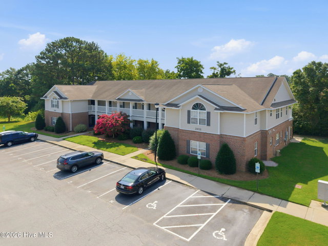 2412 King Richard Court H, Greenville, NC 27858 — photo 2