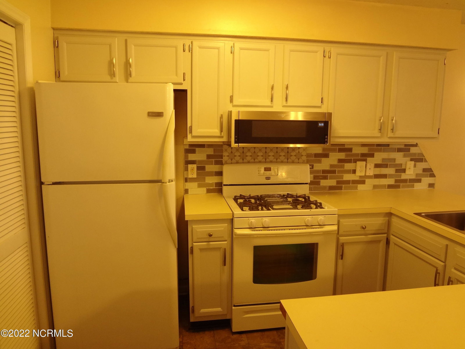 135 W Victoria Court B, Greenville, NC 27834 — photo 2