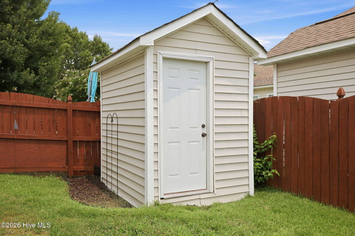 2012 Croyden Circle B, Greenville, NC 27834 — photo 12