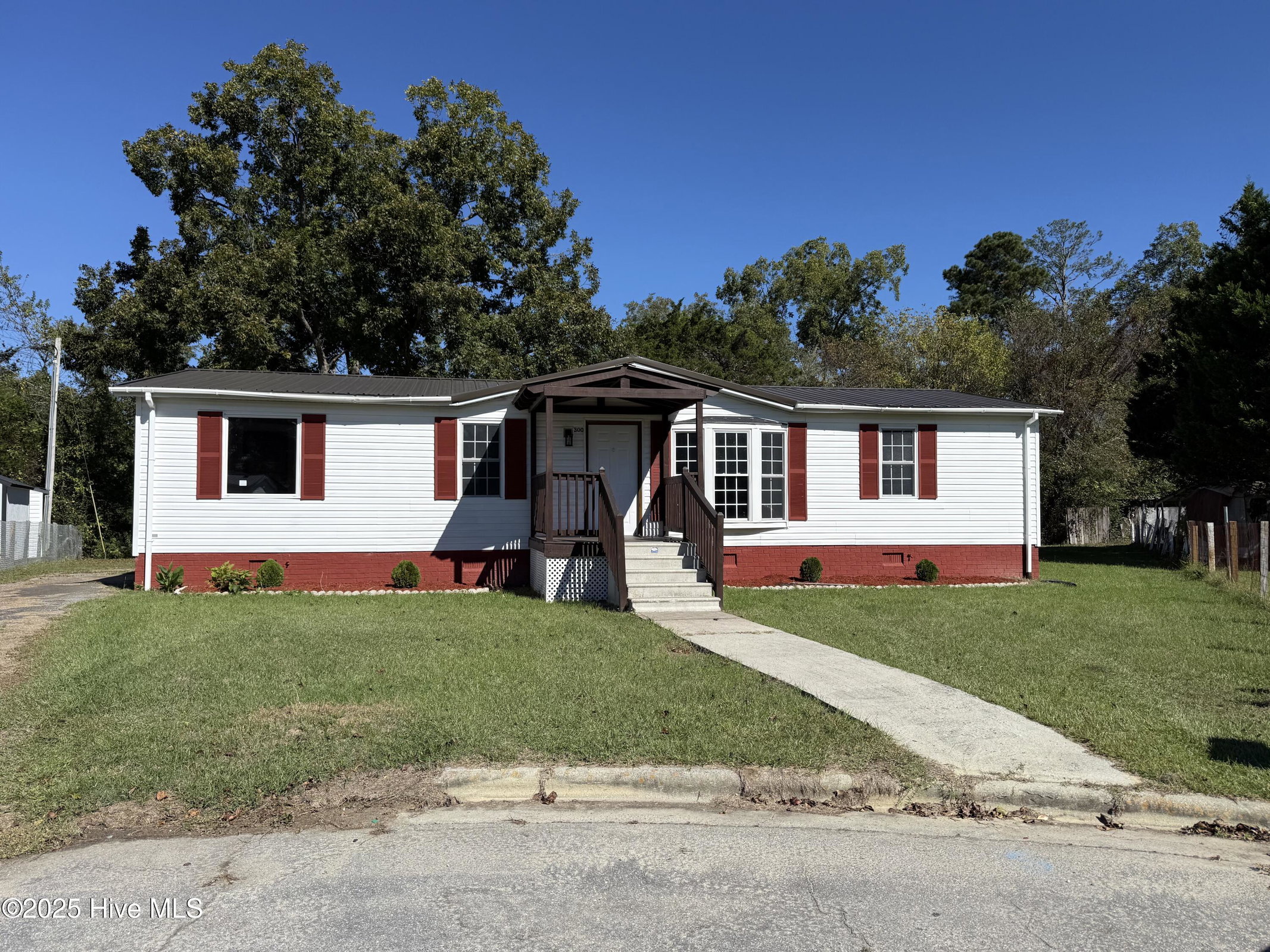 300 Horace Ward Avenue, Windsor, NC 27983 — main photo