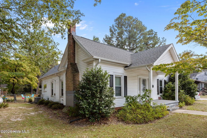 607 W Main Street, Williamston, NC 27892 — photo 2