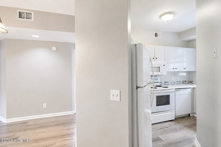 4230 Wilshire Boulevard Apt 306d image