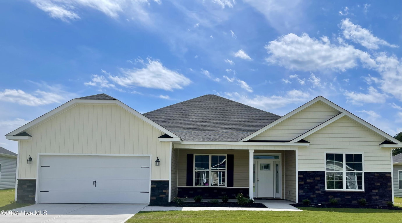175 Seashore Street, Grimesland, NC 27837