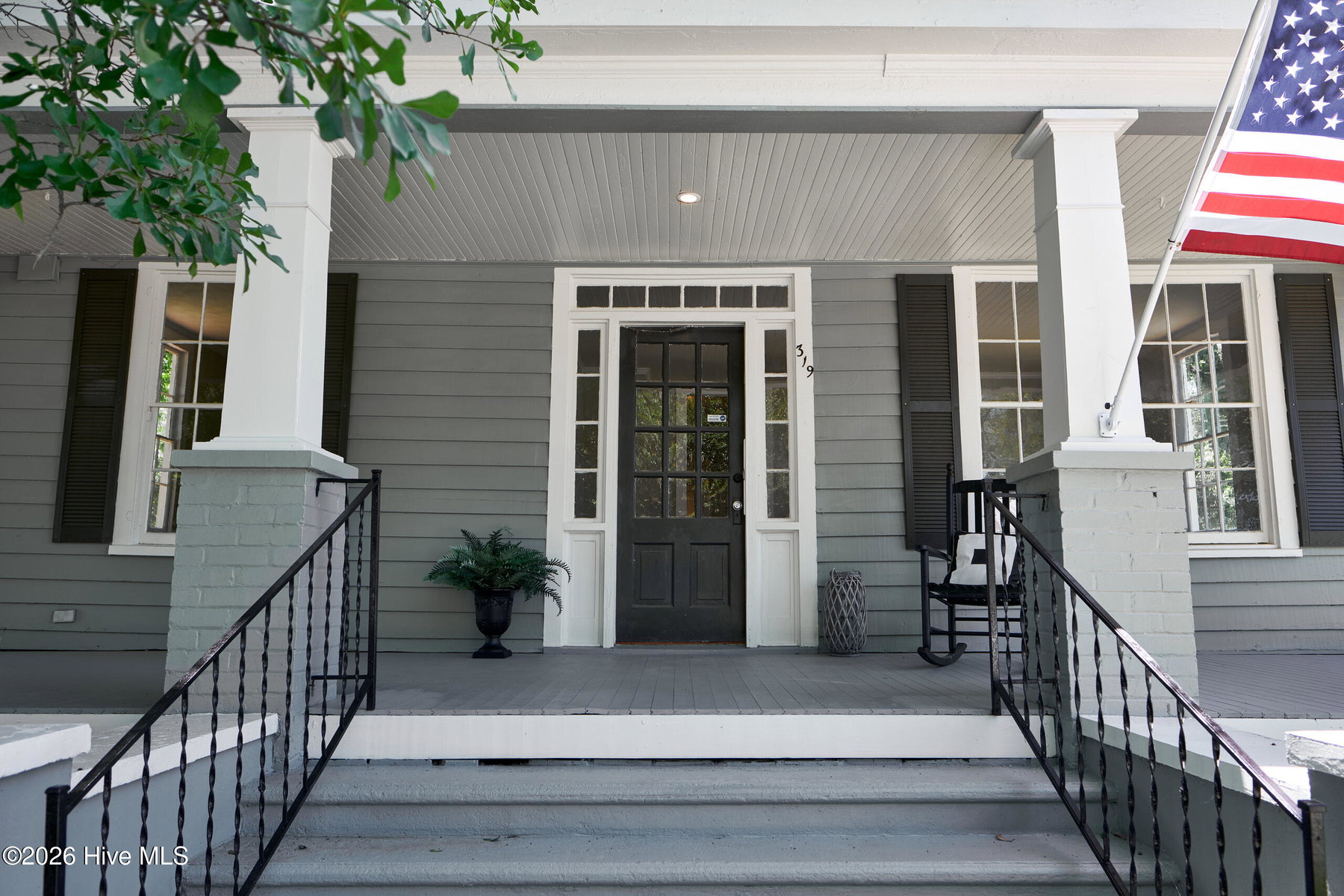 319 W Grubb Street, Hertford, NC 27944 — photo 2