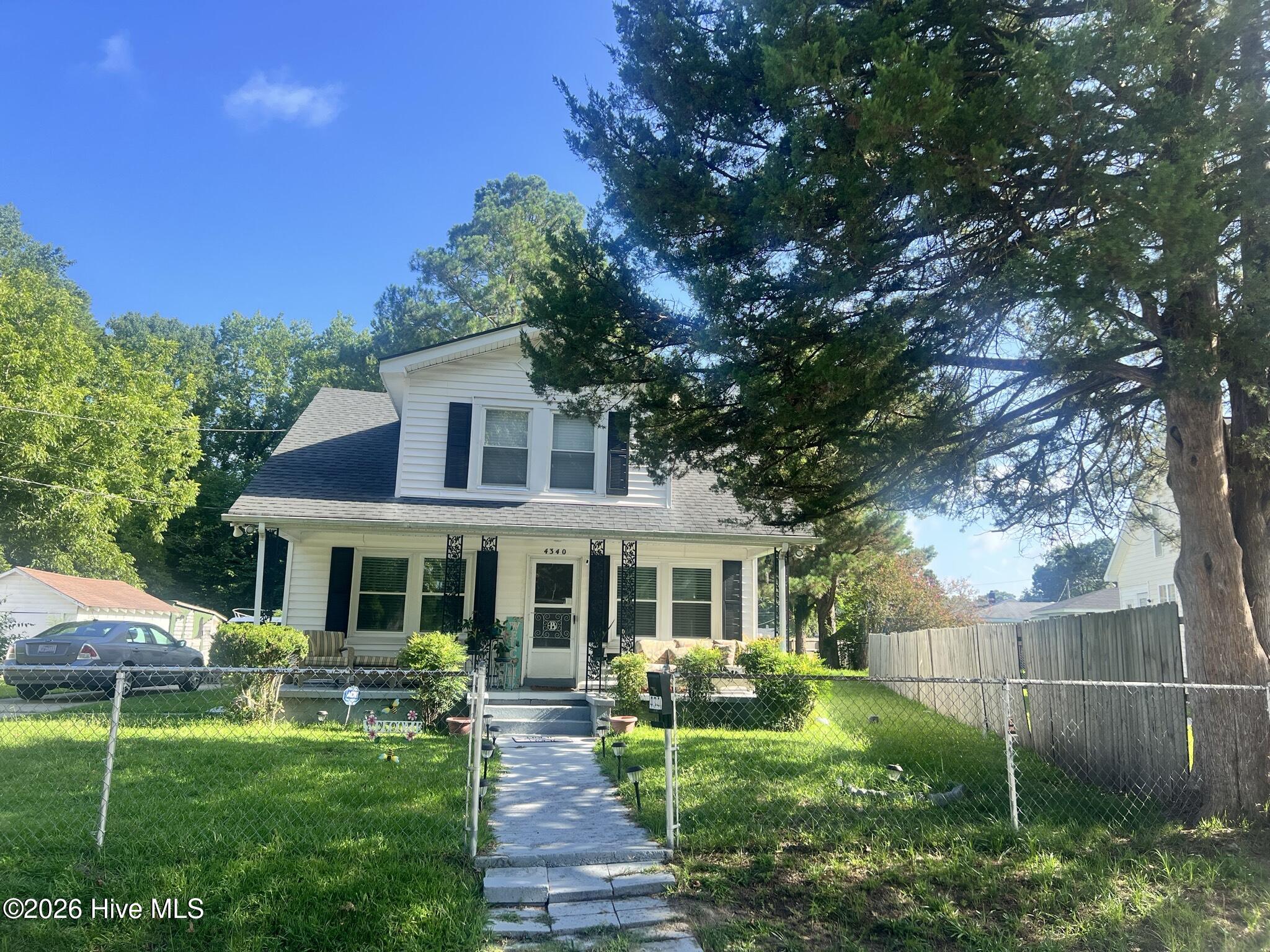 4340 W Perry Street, Farmville, NC 27828 — main photo