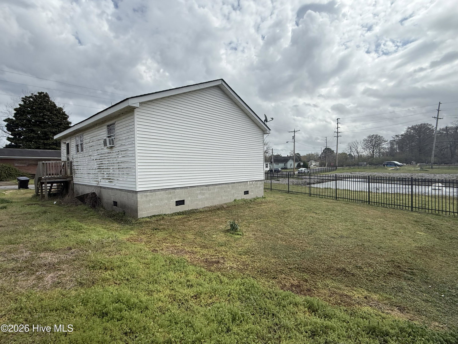 907 S Martin Luther King Junior Drive, Elizabeth City, NC 27909 — photo 3