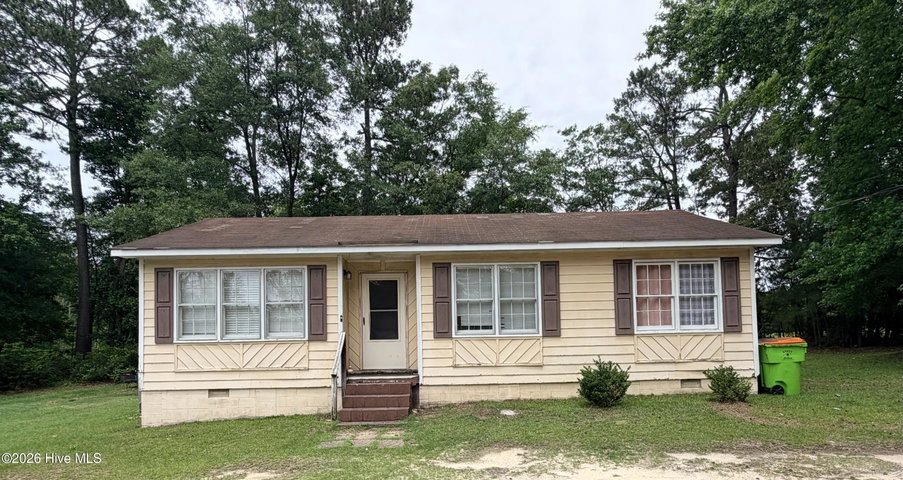 199 Zoo Road S, Roanoke Rapids, NC 27870