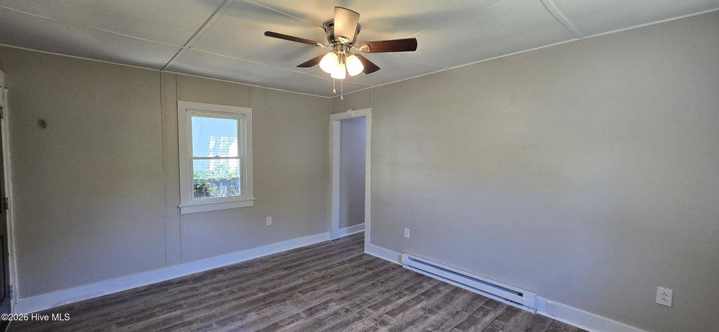 1907 S Pitt Street, Greenville, NC 27834 — photo 3
