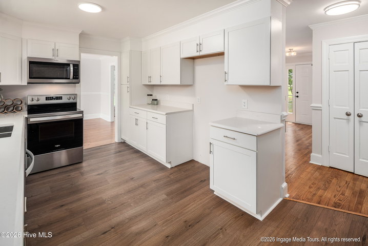 696 Laurie Ellis Road, Winterville, NC 28590 — photo 10