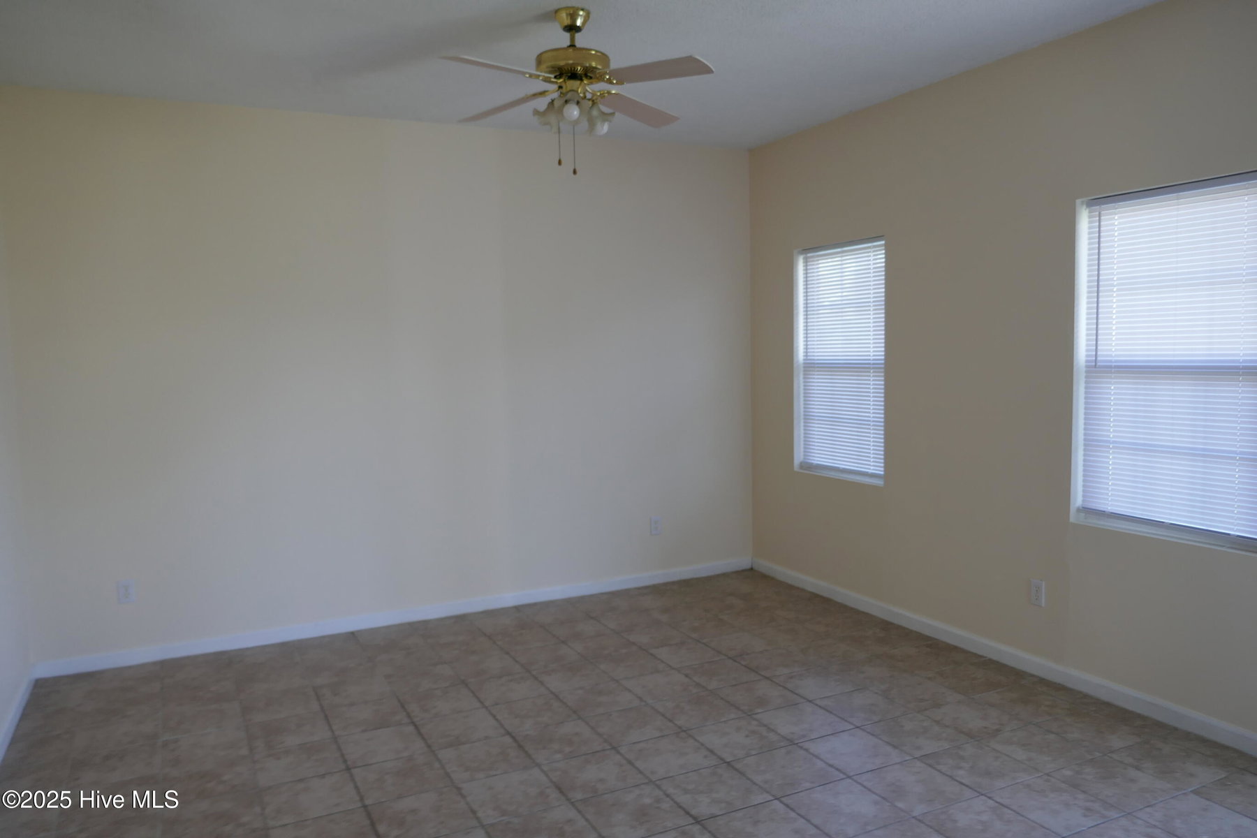 305 Speed Street, Elizabeth City, NC 27909 — photo 2