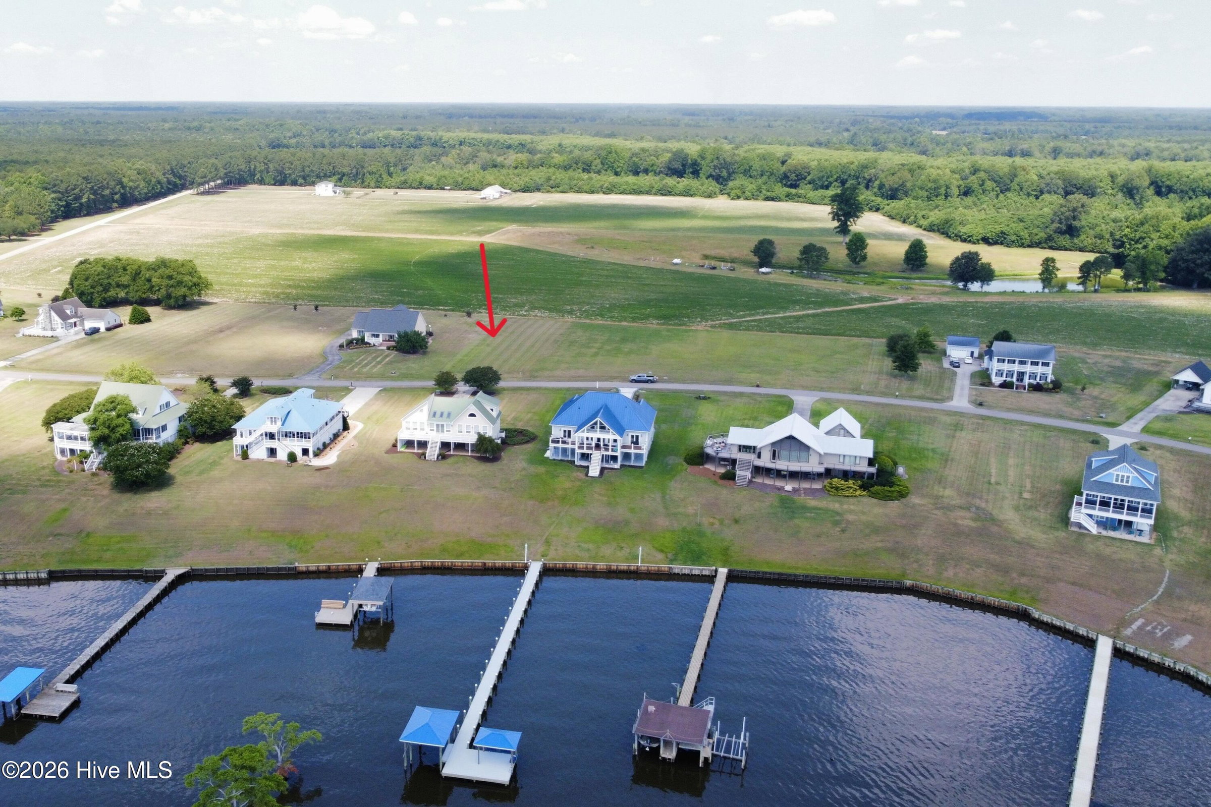 425 Batchelor Bay Drive, Windsor, NC 27983 — main photo