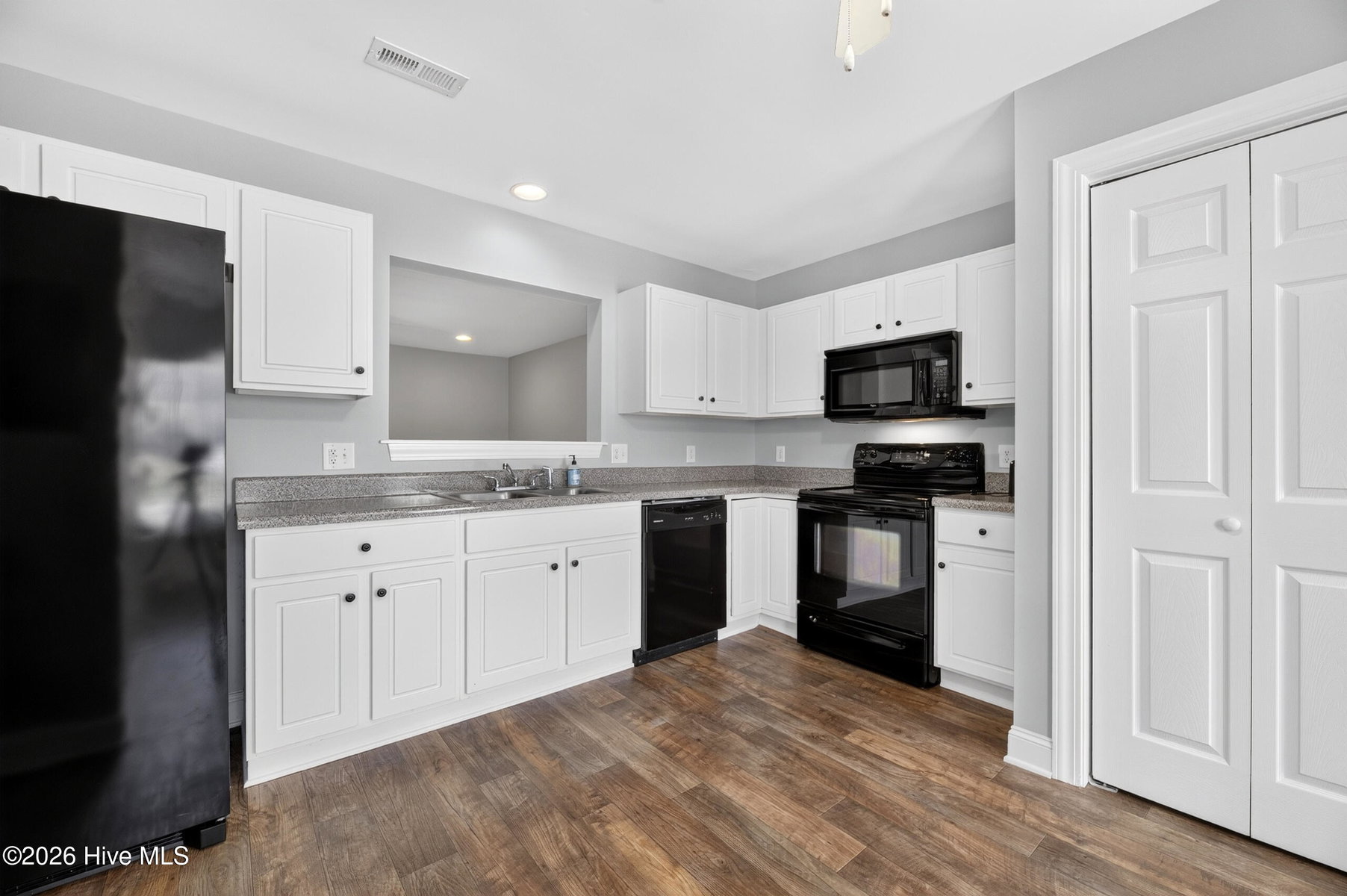 4132 Brook Creek Lane B, Greenville, NC 27858 — photo 4