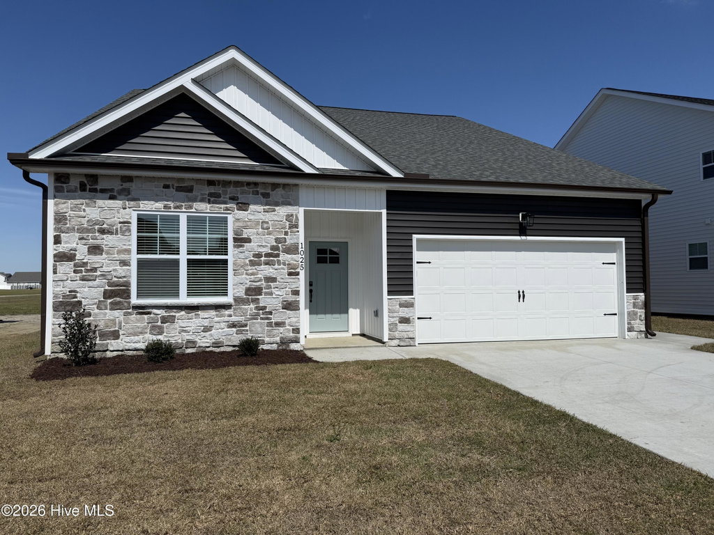 1025 Seven Iron Drive, Ayden, NC 28513