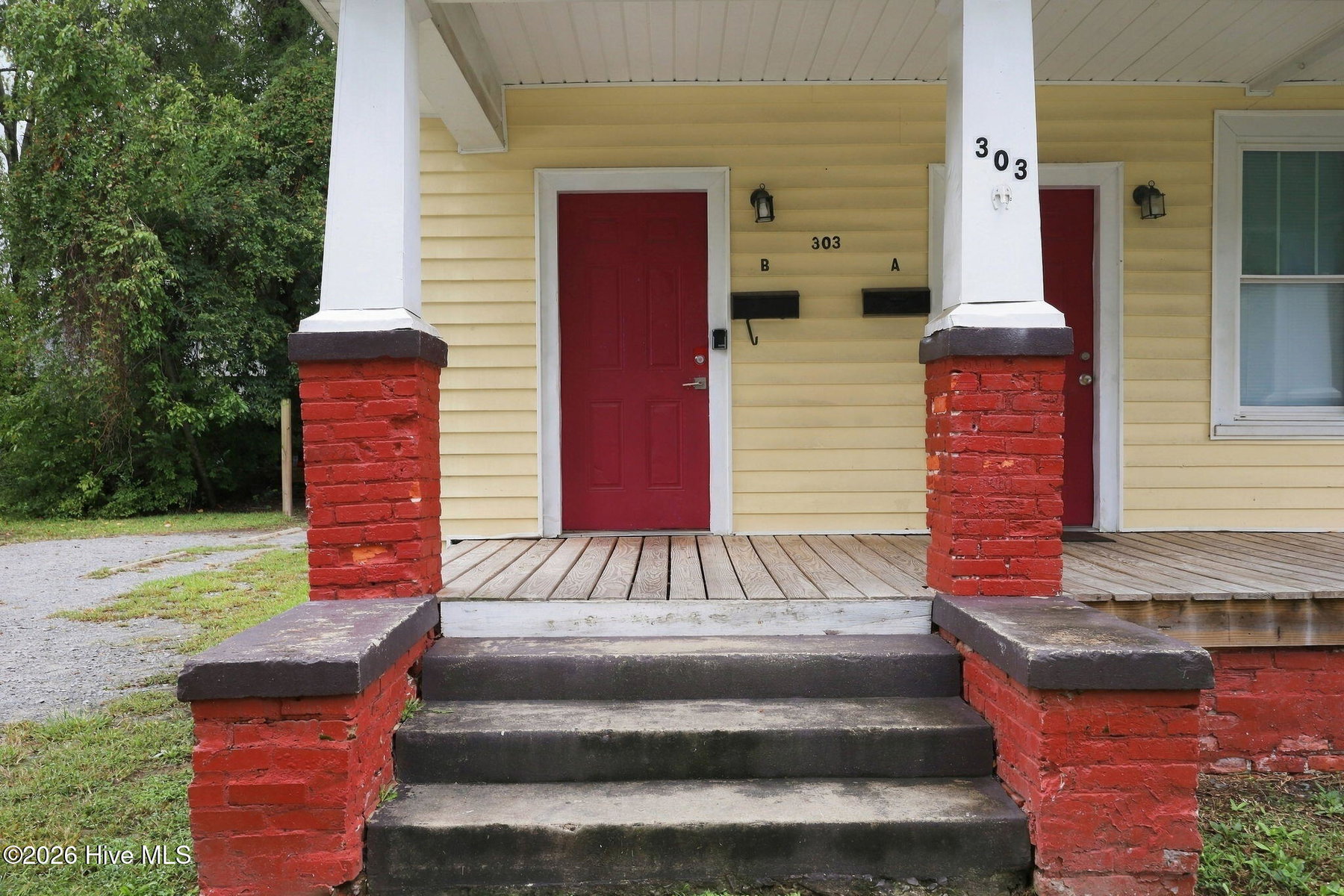 303 Paris Avenue B, Greenville, NC 27834 — photo 2
