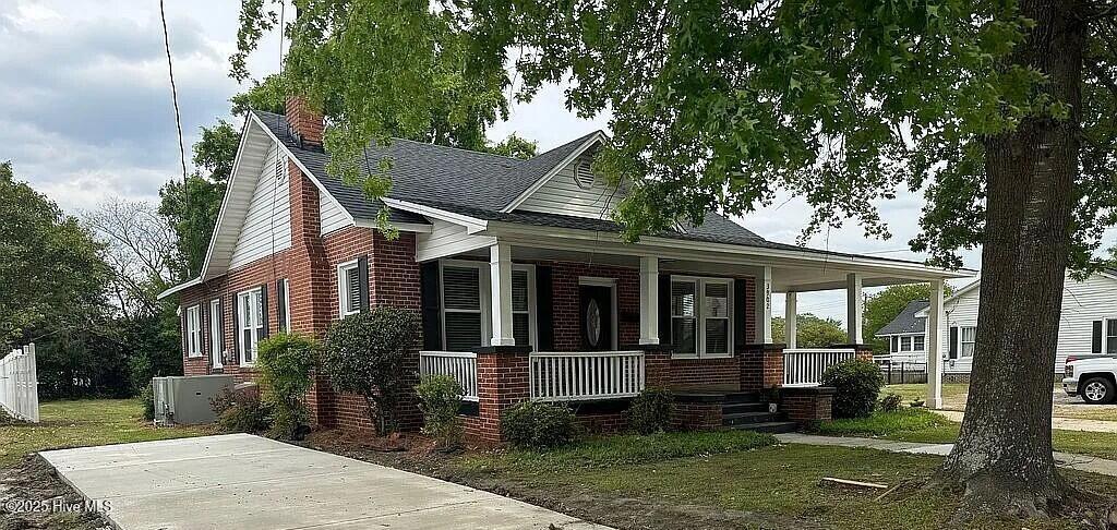 3902 W Wilson Street, Farmville, NC 27828 — photo 2