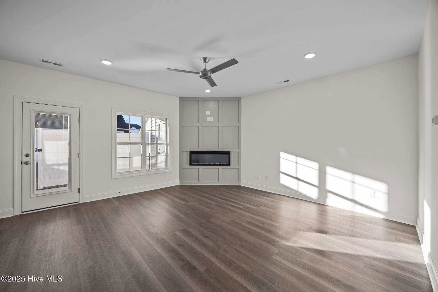 2001 Newbury Way D, Greenville, NC 27834 — photo 2