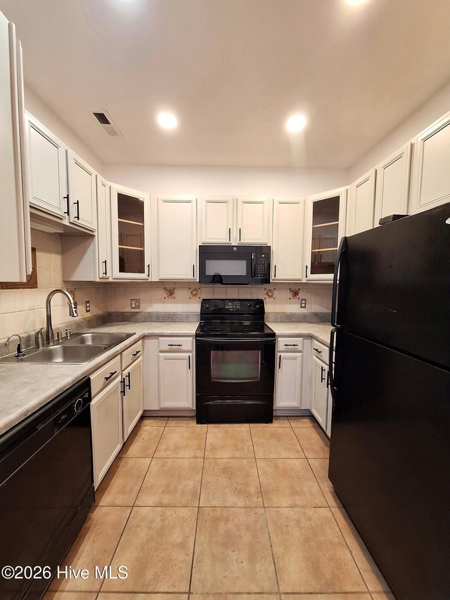 1931 Tara Court 204, Greenville, NC 27858 — photo 4