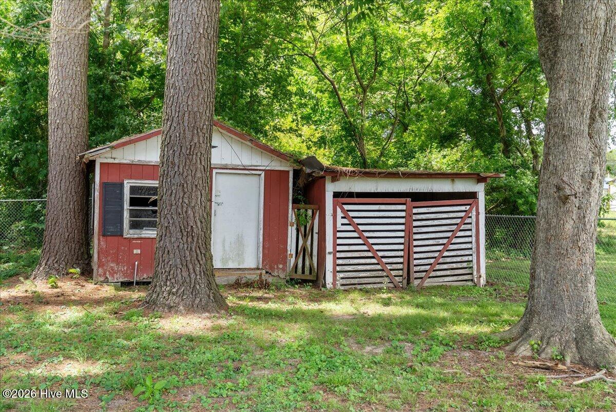111 S Sycamore Street, Woodland, NC 27897 — photo 5