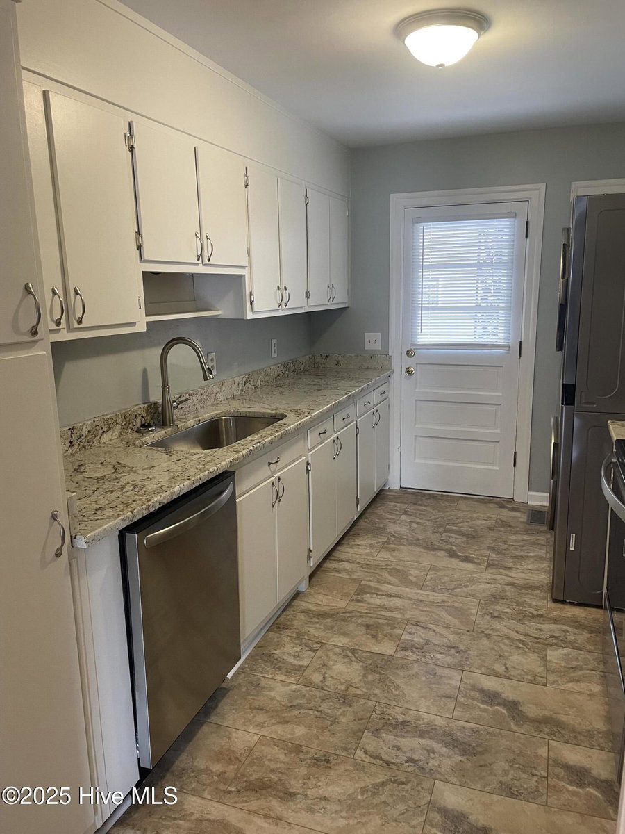 115 Stancill Drive B, Greenville, NC 27858 — photo 2