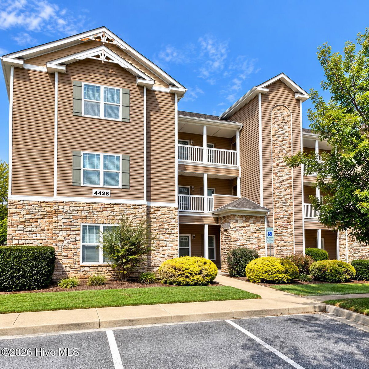 4428 Bluebill Drive 5, Greenville, NC 27858 — photo 2