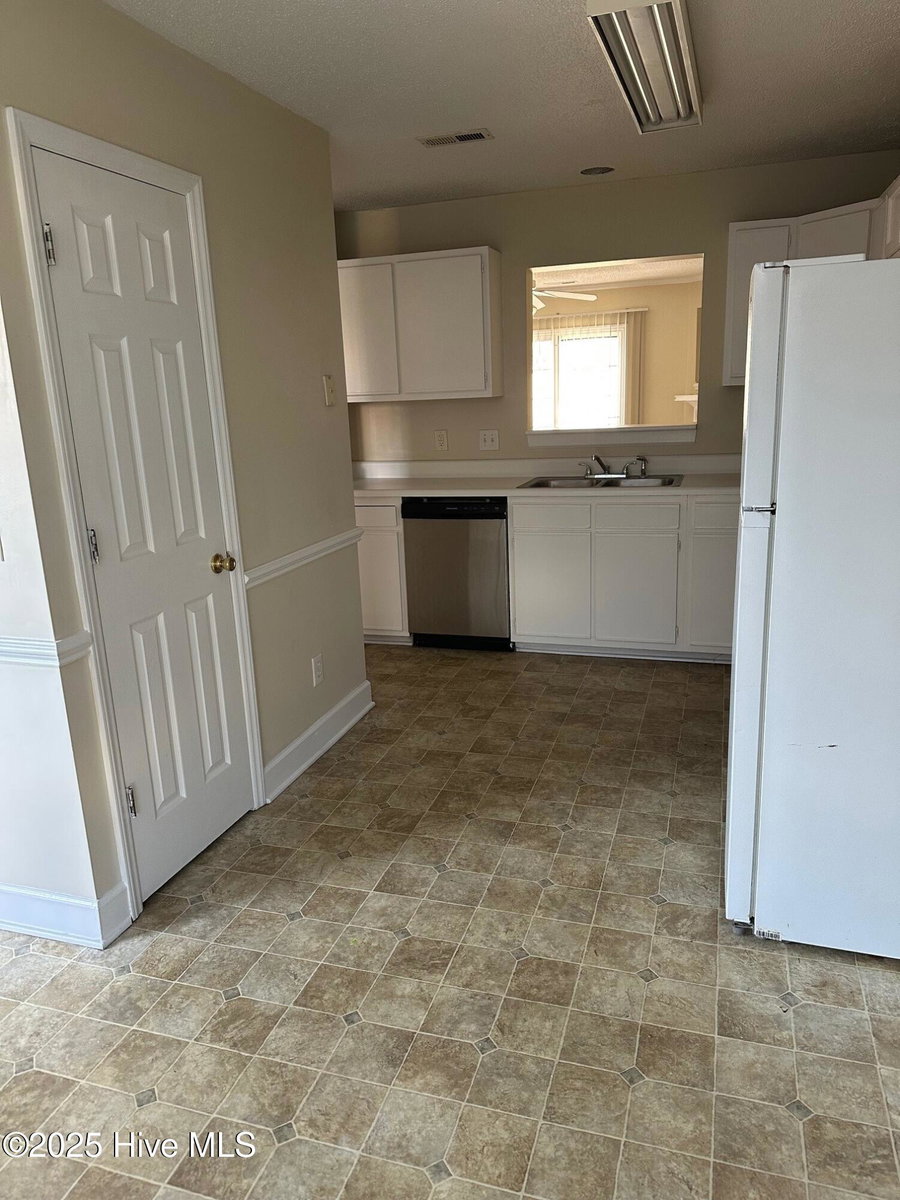 1264 Westridge Court A, Greenville, NC 27834 — photo 4