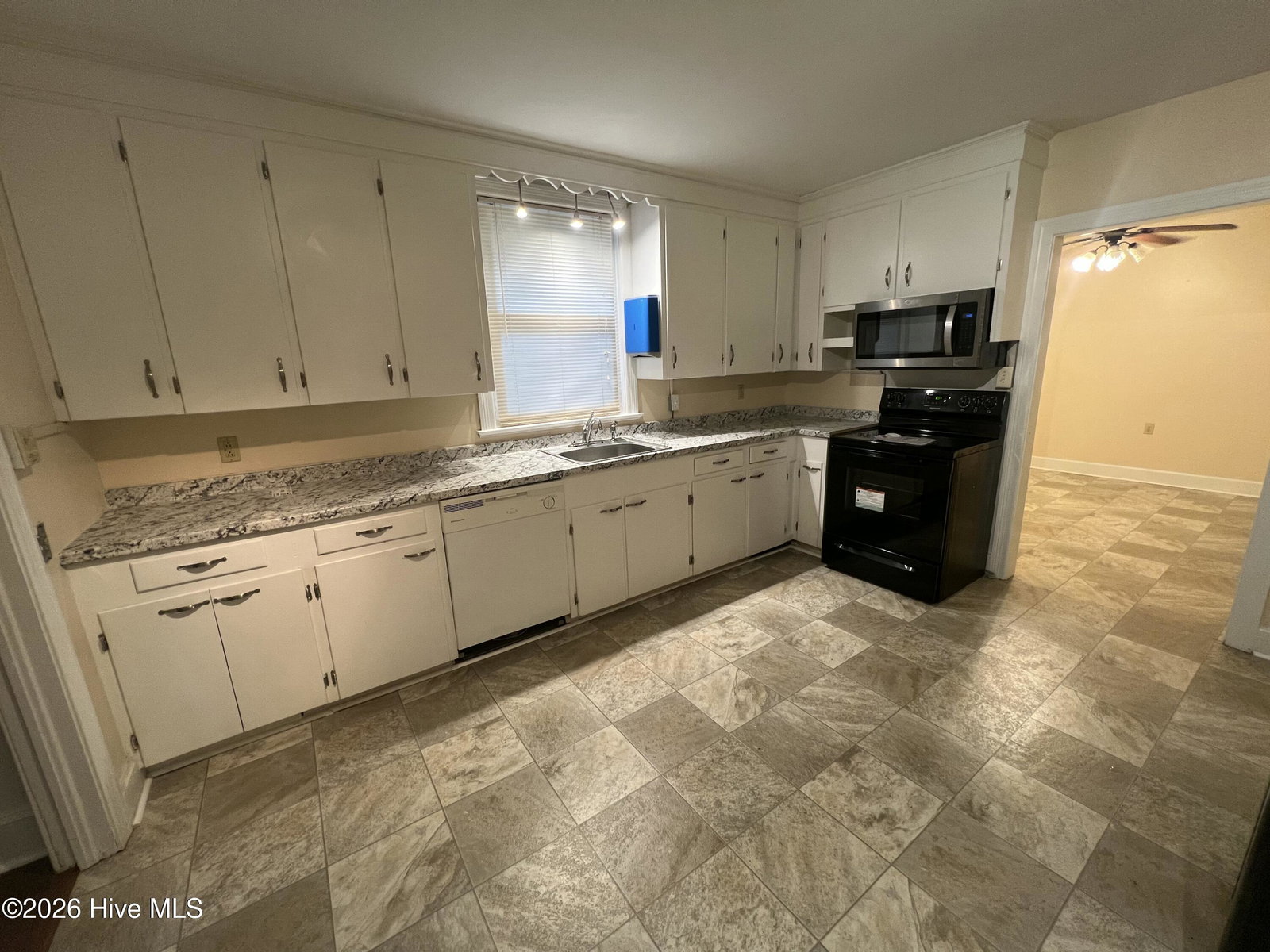 915 Greenville Boulevard SE, Greenville, NC 27858 — photo 4