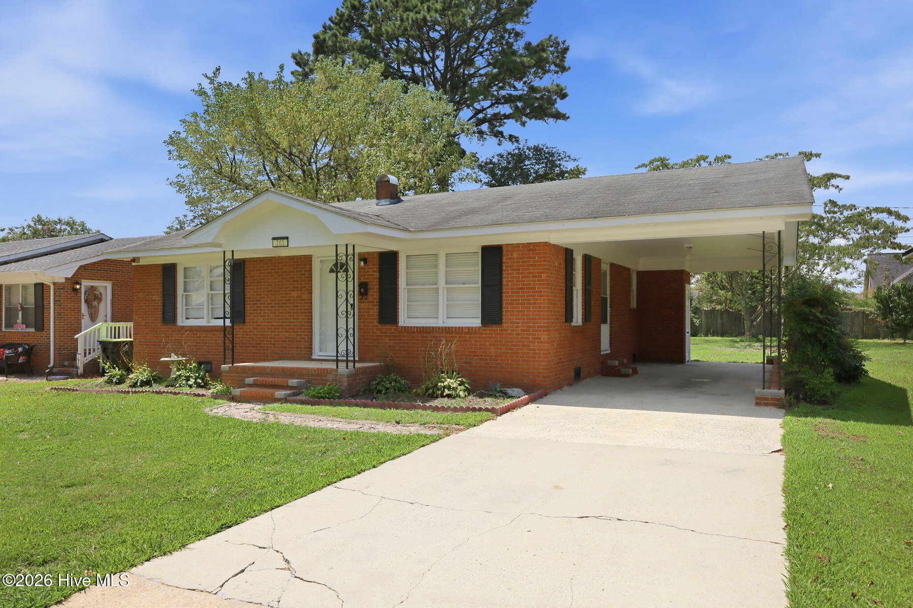 205 N Edgewood Avenue, Williamston, NC 27892 — photo 2