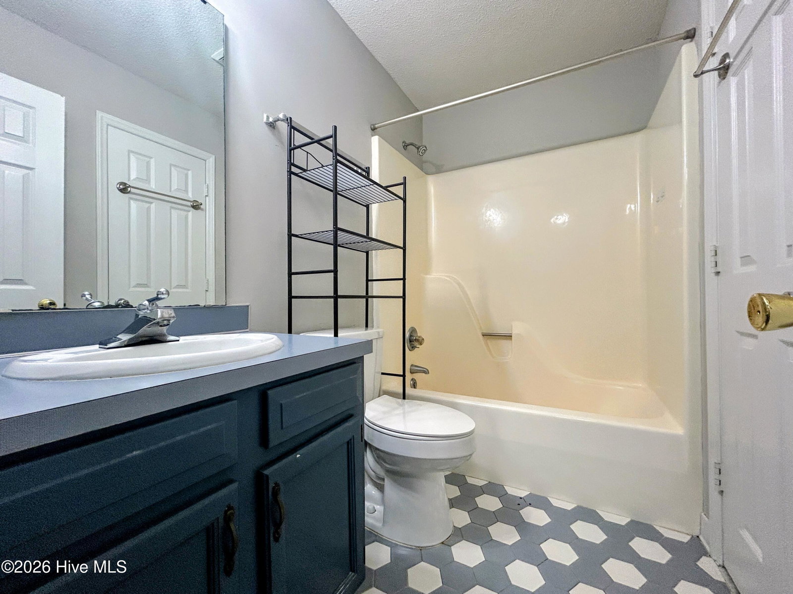 2005 Quail Ridge Road E, Greenville, NC 27858 — photo 5