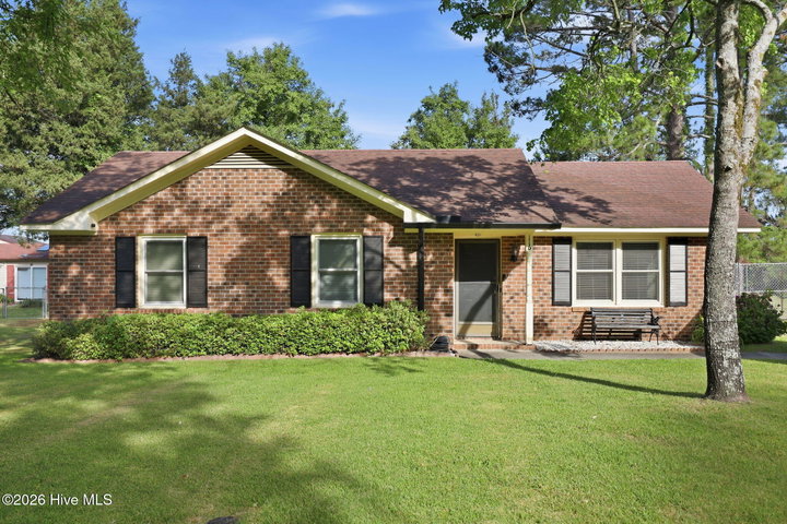 116 E Catawba Road, Greenville, NC 27834 — photo 1