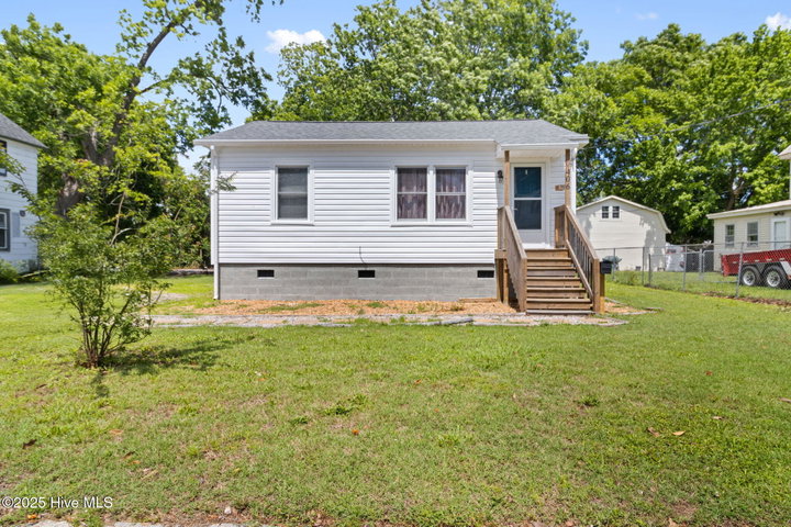 406 Walnut Street, Elizabeth City, NC 27909