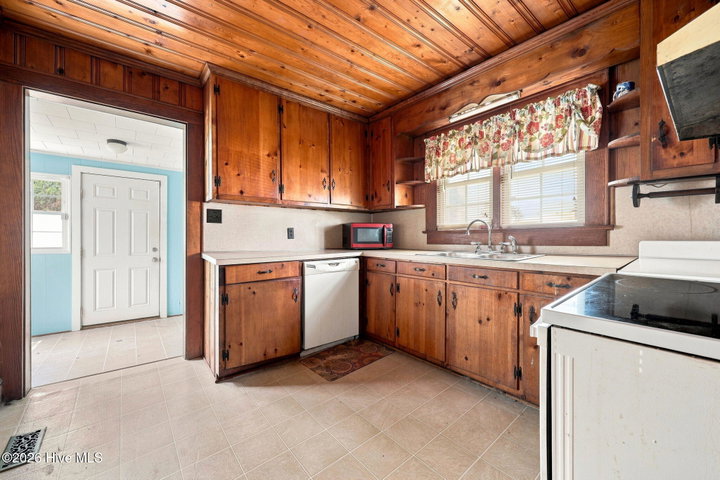 203 Fairview Street, Williamston, NC 27892 — photo 5