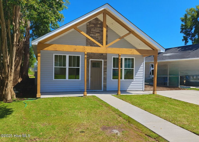 227 Hammond Street, Winterville, NC 28590 — photo 1