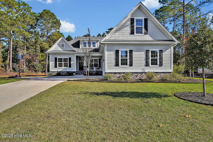 717 Breezewood Drive SE image
