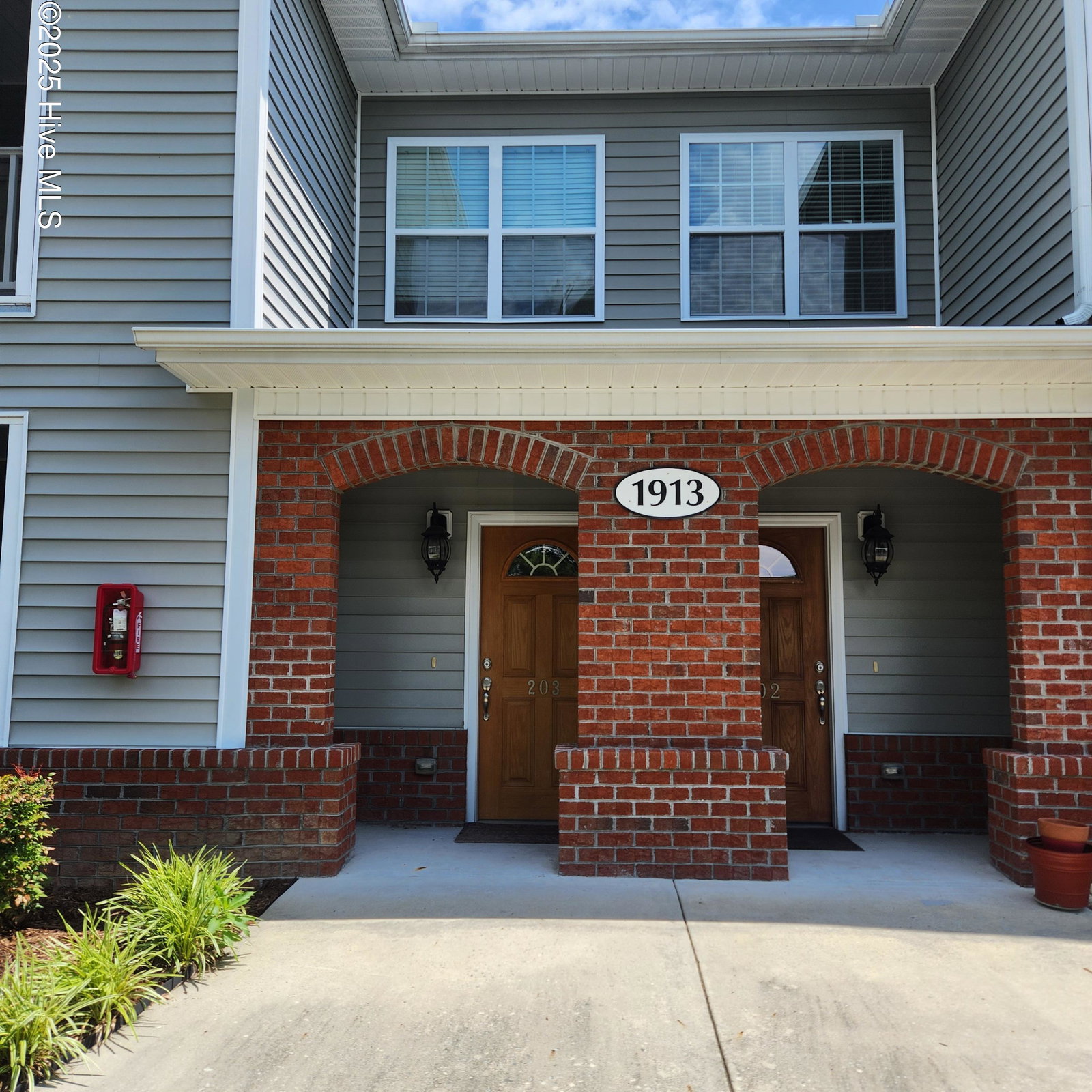 1913 Covengton Way 203, Greenville, NC 27858 — main photo