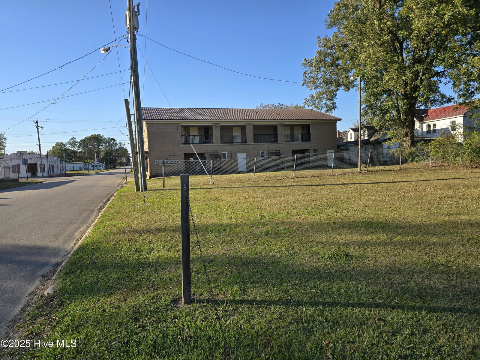 300 Maple Street N, Ahoskie, NC 27910 — photo 4
