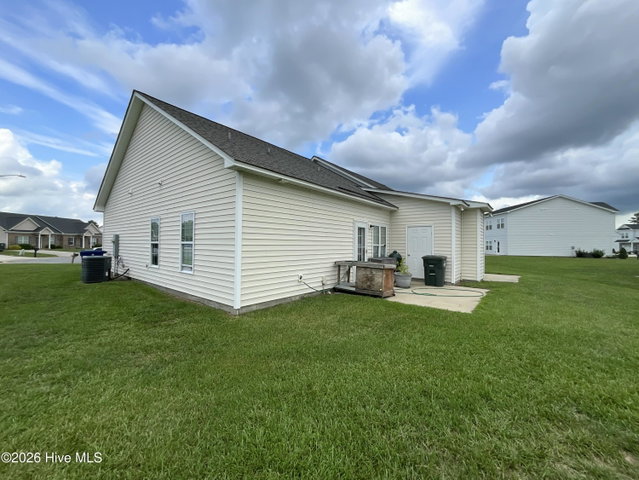 2221 Remington Court B, Greenville, NC 27834 — photo 2