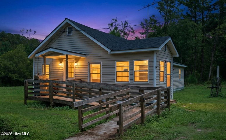 800 Goat Neck Road, Columbia, NC 27925