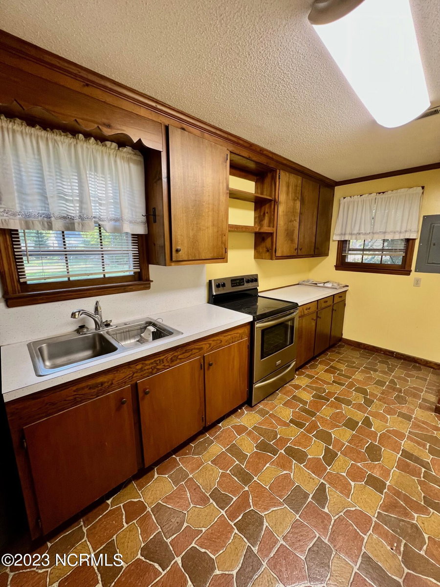 3591 E Wilson Street, Farmville, NC 27828 — photo 3