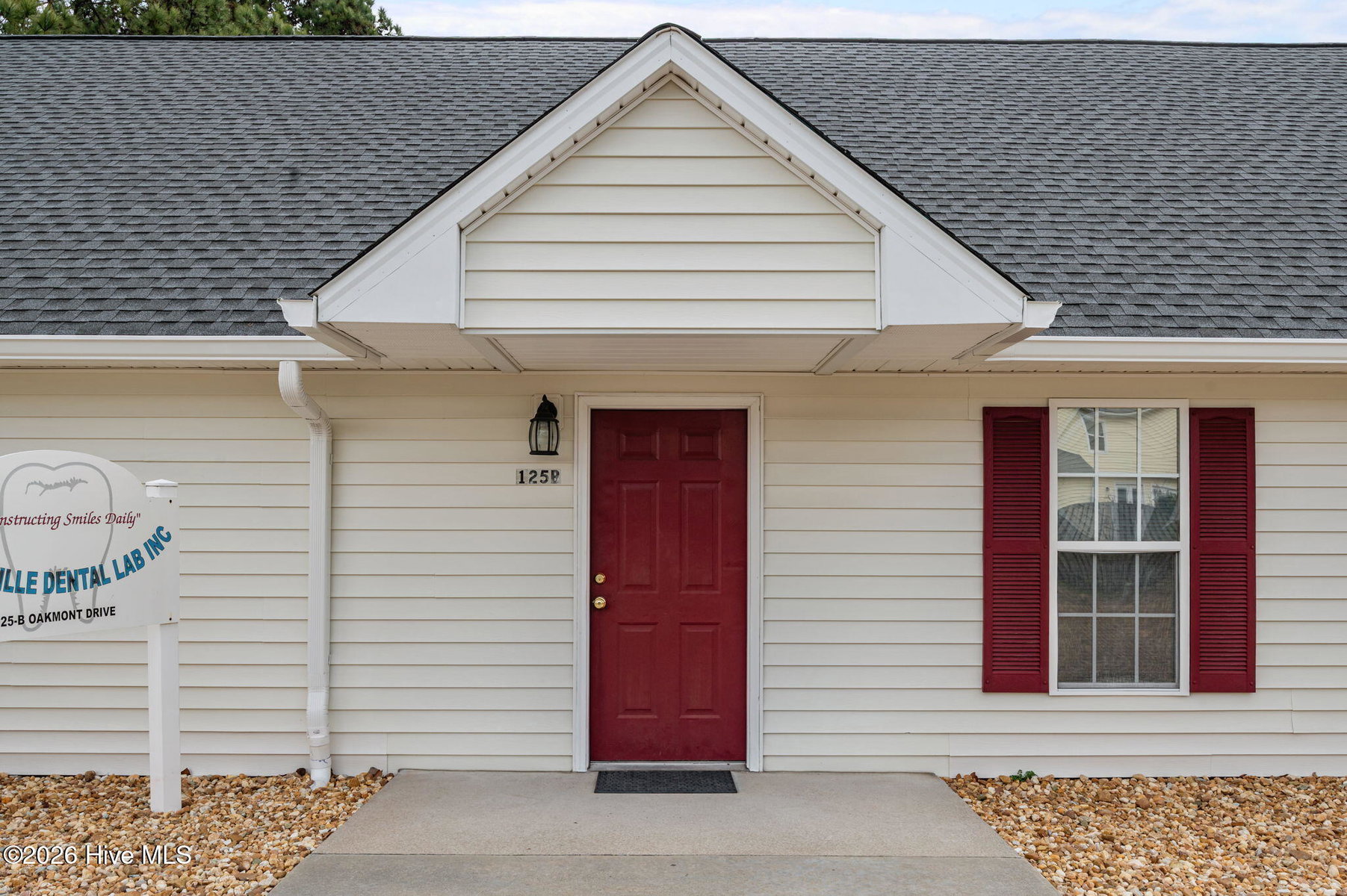 125 Oakmont Drive, Greenville, NC 27858 — photo 2